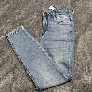 Carly Jean Los Angeles, size 7 skinny jeans with stretch